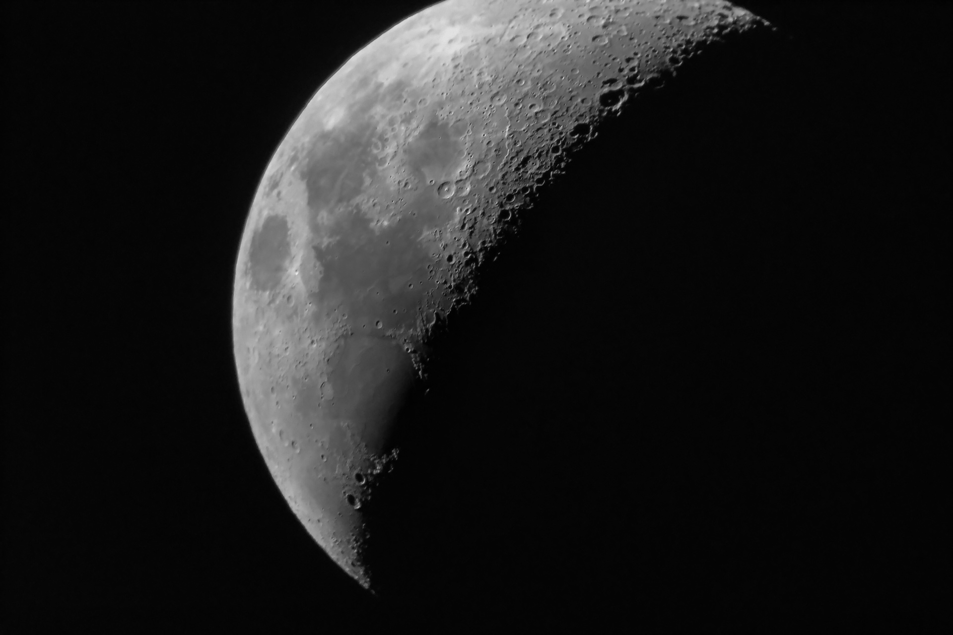 Buckminster-Skywatcher-Mond-BW